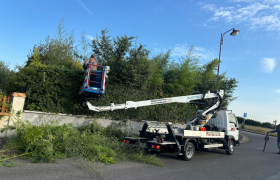 Taille et rabattage d’une Haie d’environ 30 m avec camion, nacelle à Saint-Doulchard