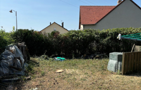 Abattage de deux sapins avec camion, nacelle à Saint-Doulchard