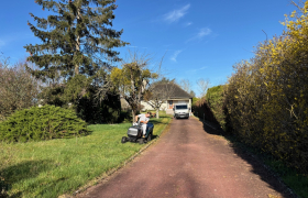 Tonte de pelouse aux Aix-d’Angillon